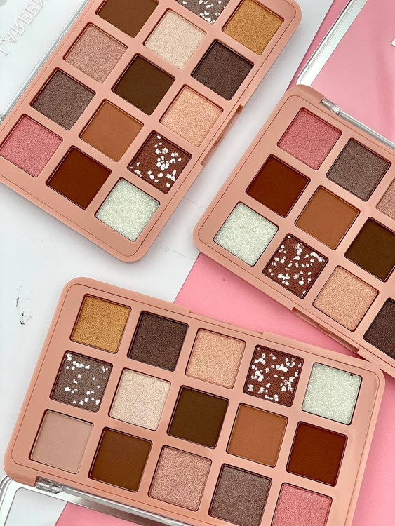 پالت سایه چشم 15 رنگ LAREEN